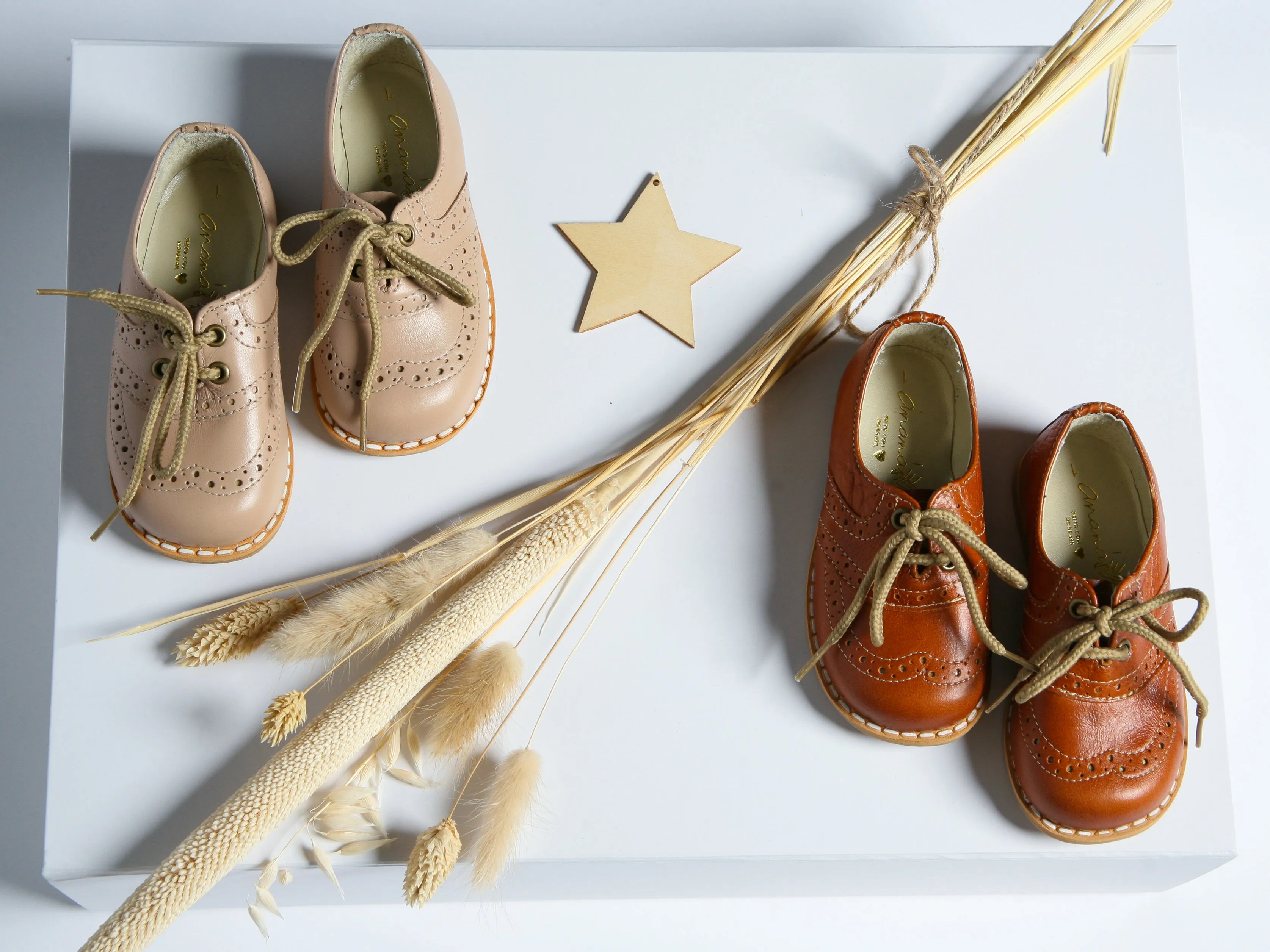 Ananas Petit Beige 'Lou' Leather Brogues