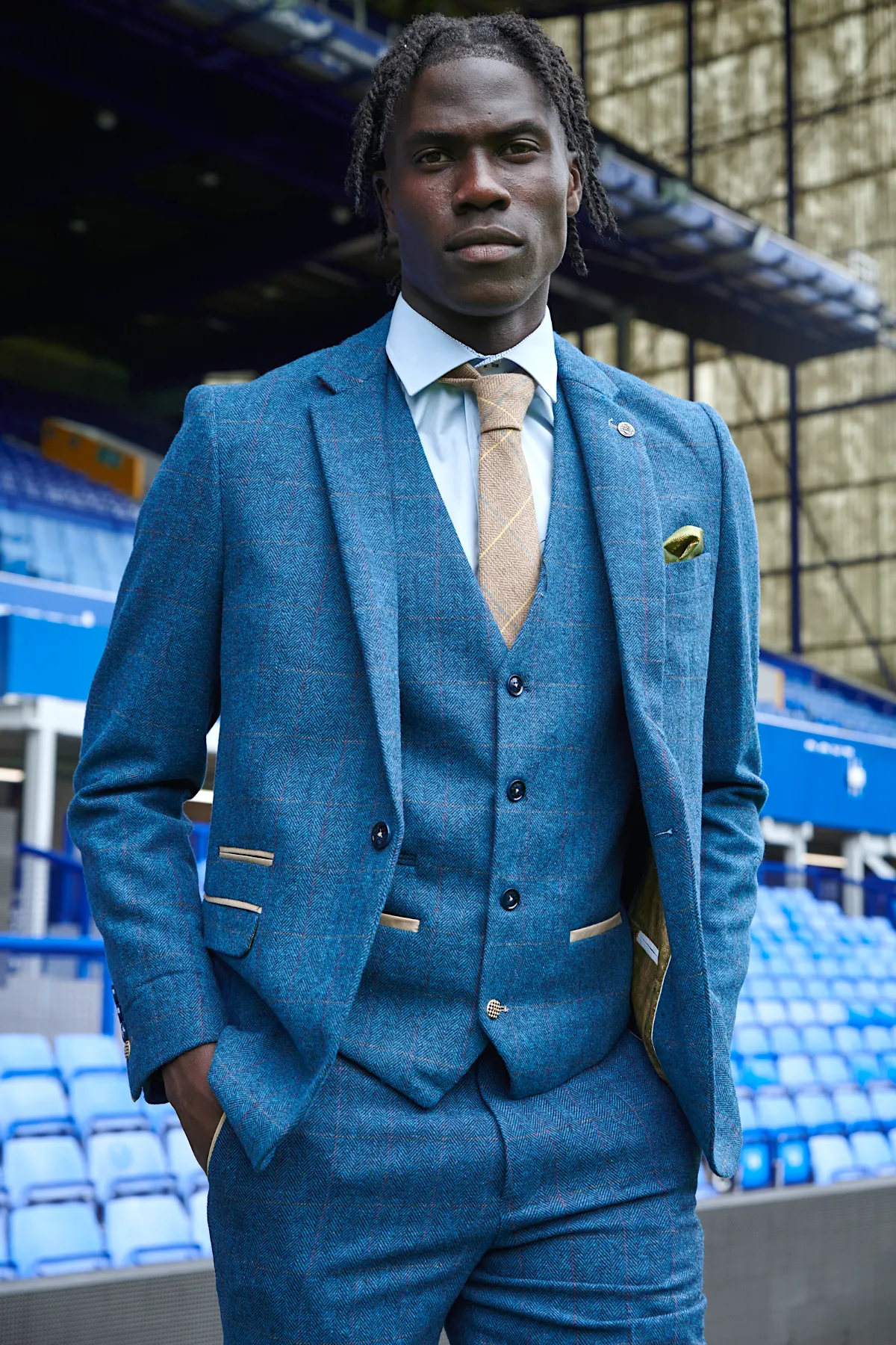 The Everton Collection | Amadou Onana in Dion Blue