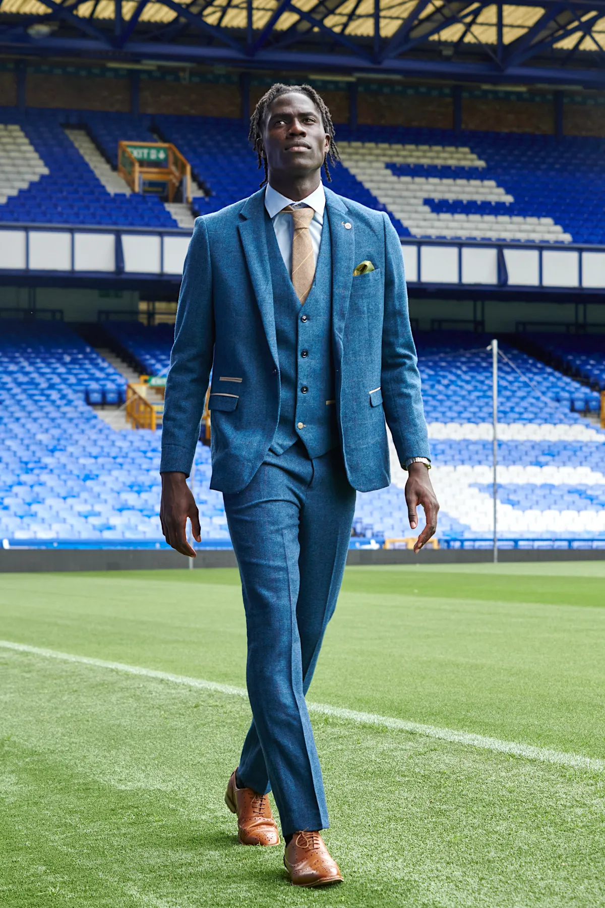 The Everton Collection | Amadou Onana in Dion Blue